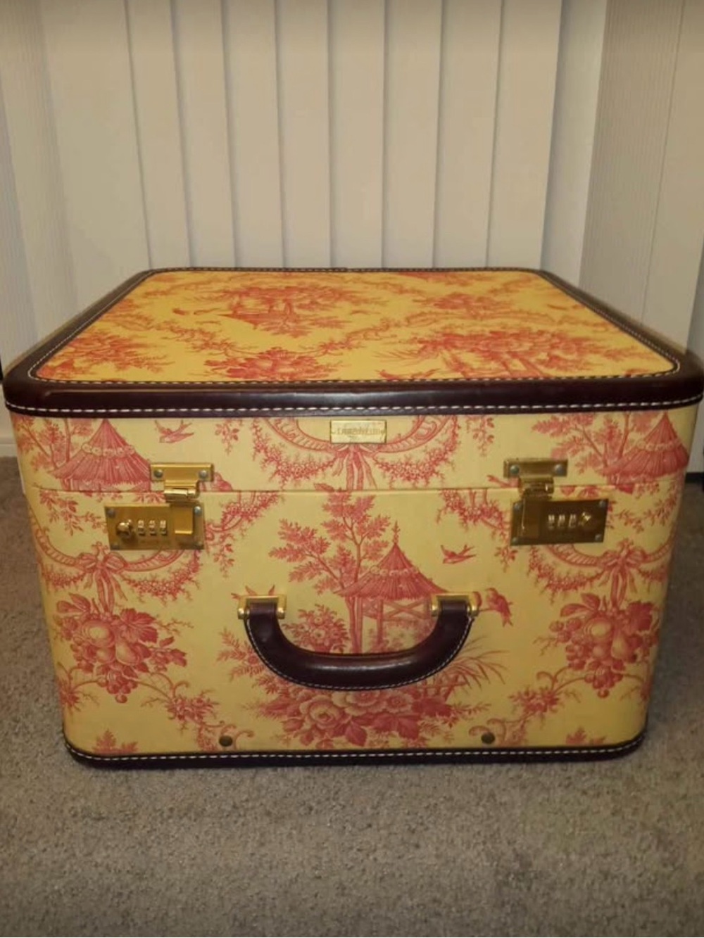 T. Anthony Ltd. Vintage Collectible Huge Hard Suitcase Trunk Luggage Travel Case